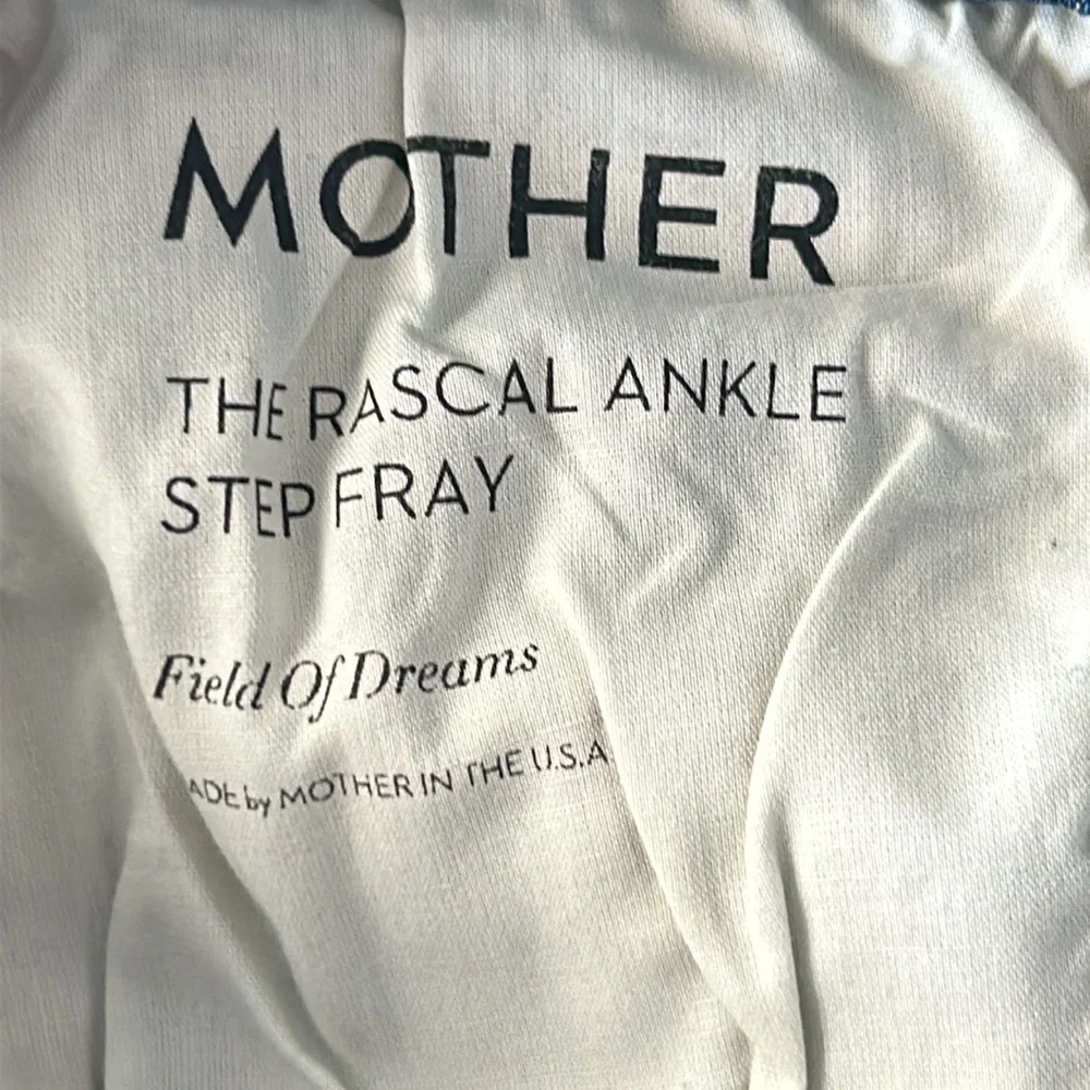 MOTHER the rascal ankle step fray jeans size 24 field of dreams